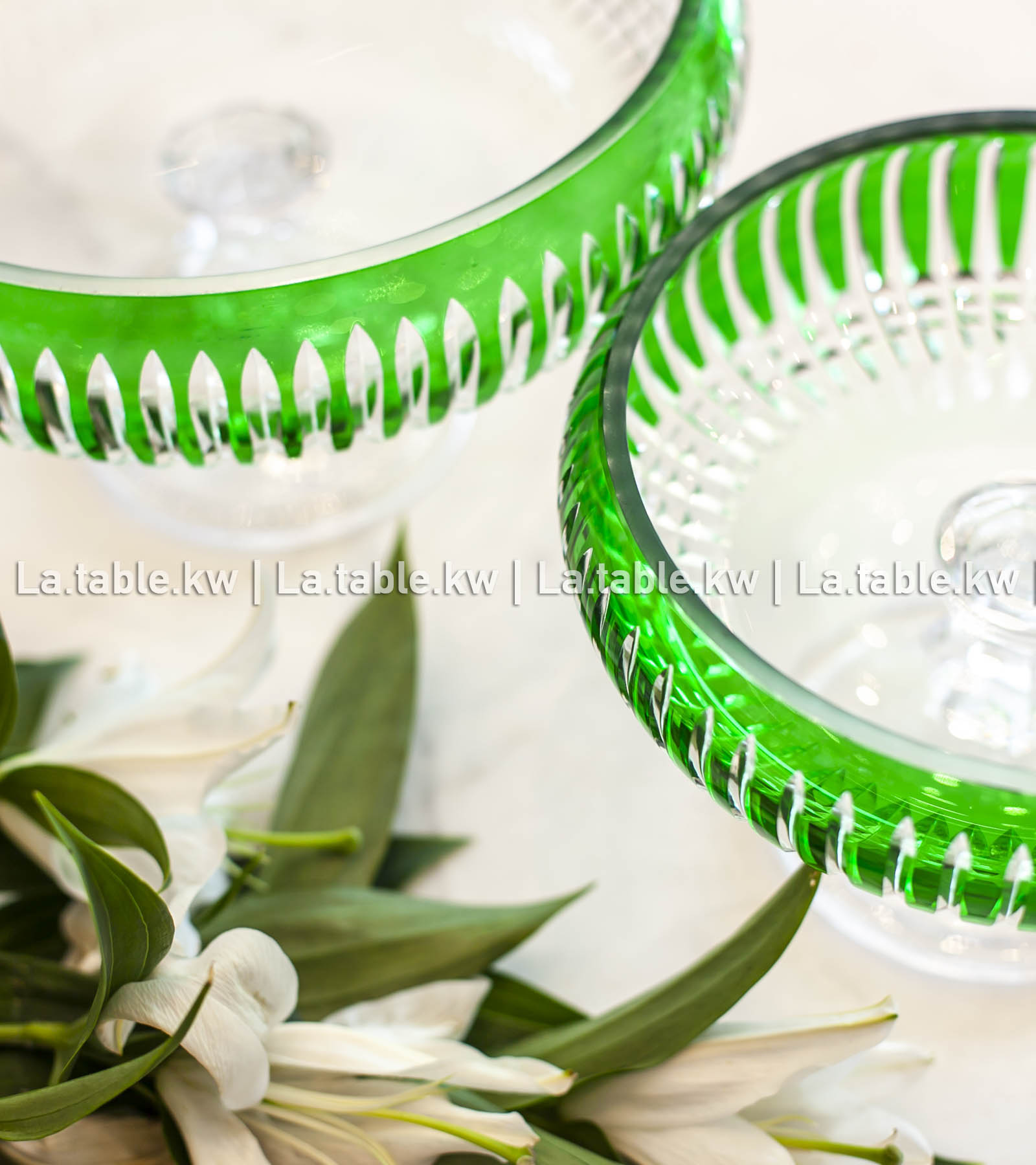 Green Allure Curved Bowls