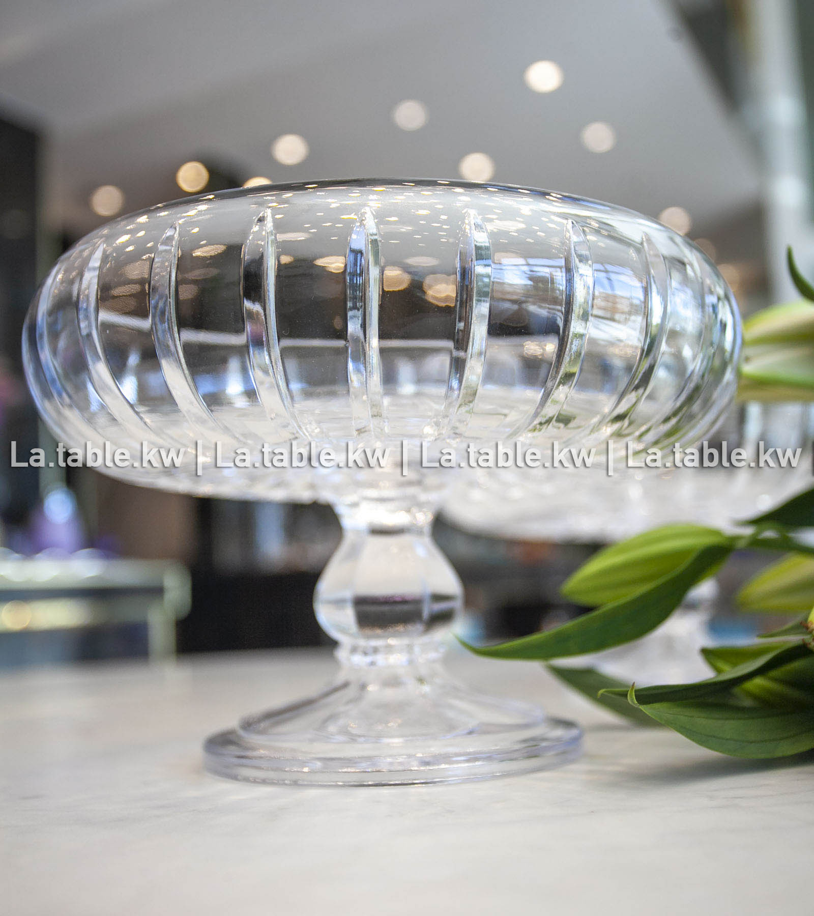 Transparent Classic Curved Bowl