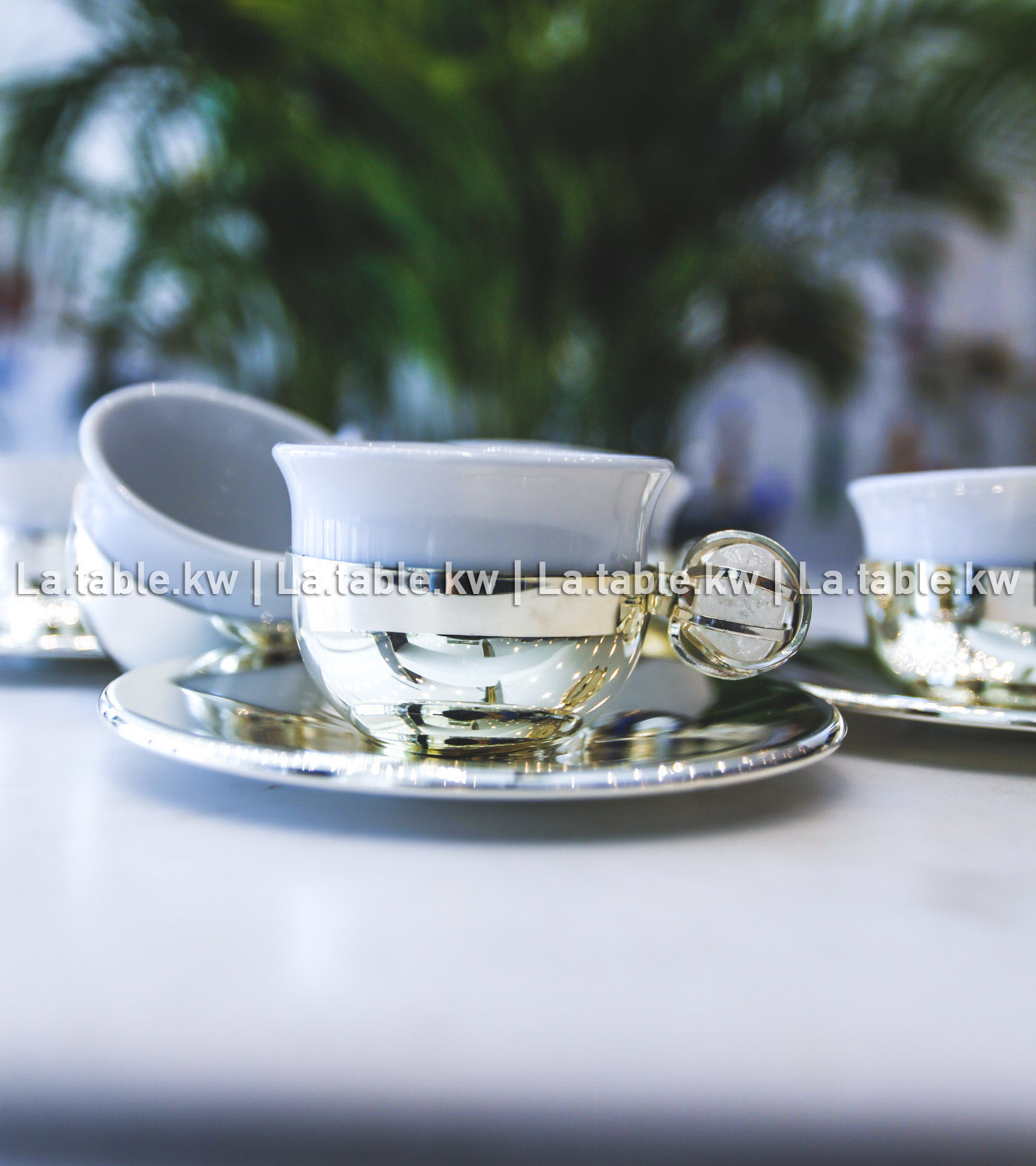 White Stone Designed Chrome Arabic Coffee Cups with Saucers