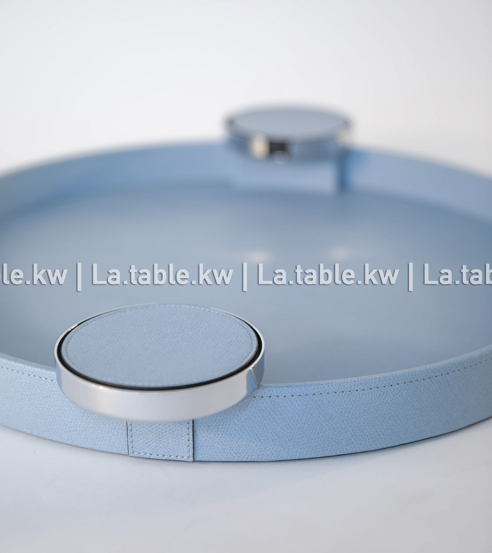 Baby Blue Leather Round Tray / صينية دائرية من الجلد - أزرق الفاتح