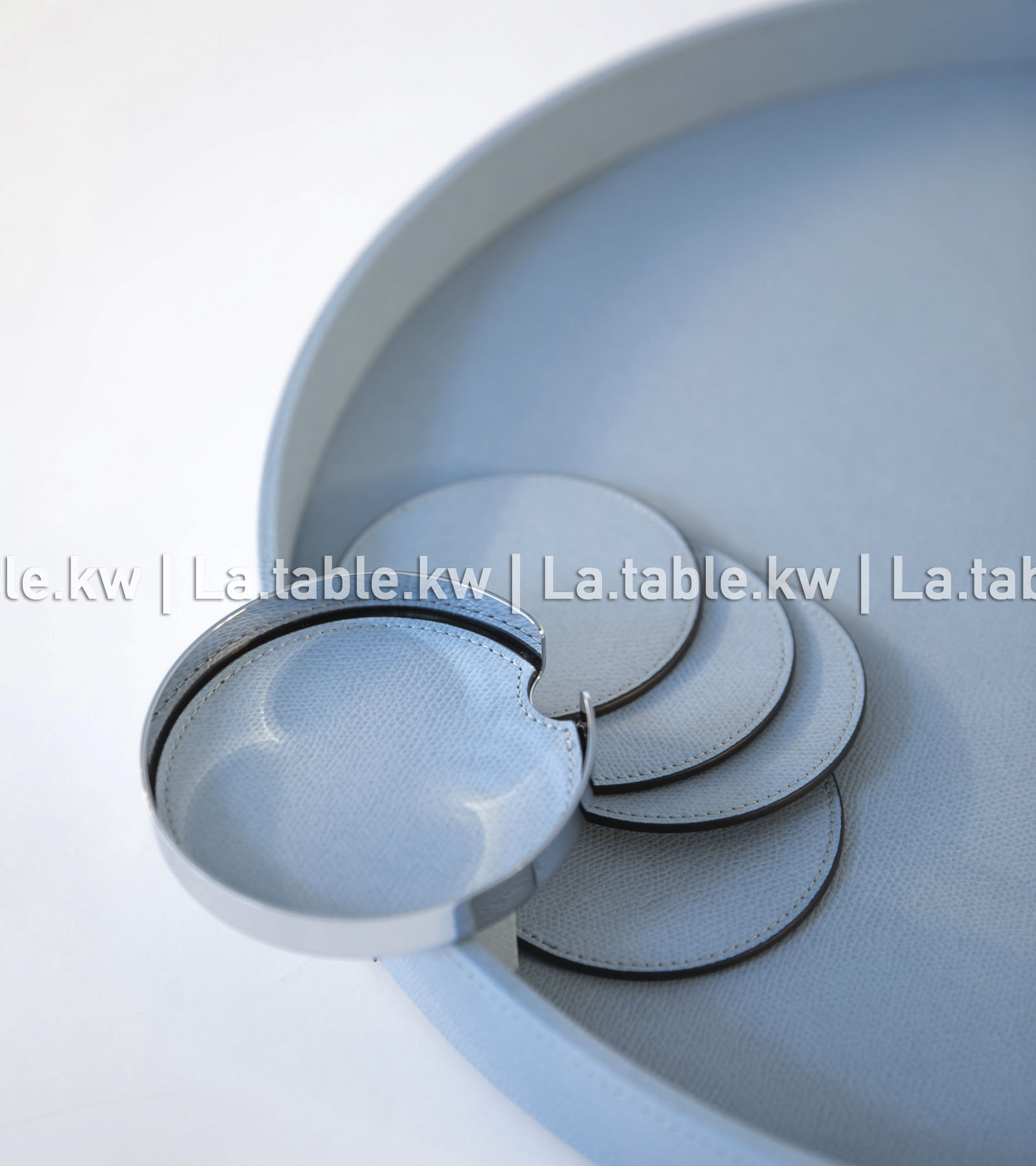 Baby Blue Leather Round Tray / صينية دائرية من الجلد - أزرق الفاتح