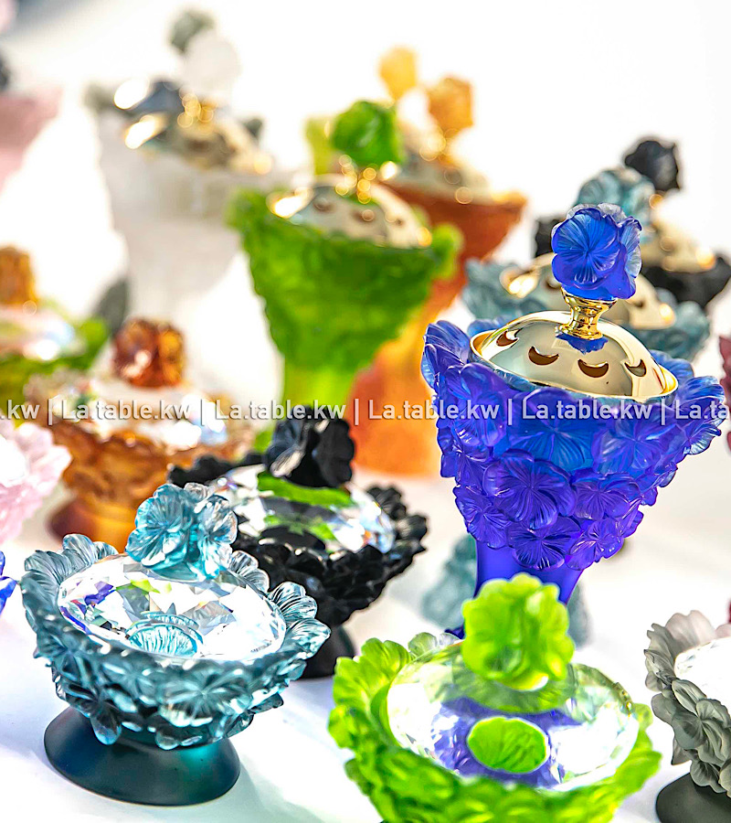 Royal Blue Crystal Petals Mubkhar Set / بتالس كريستال طقم مبخر - الأزرق الملكي