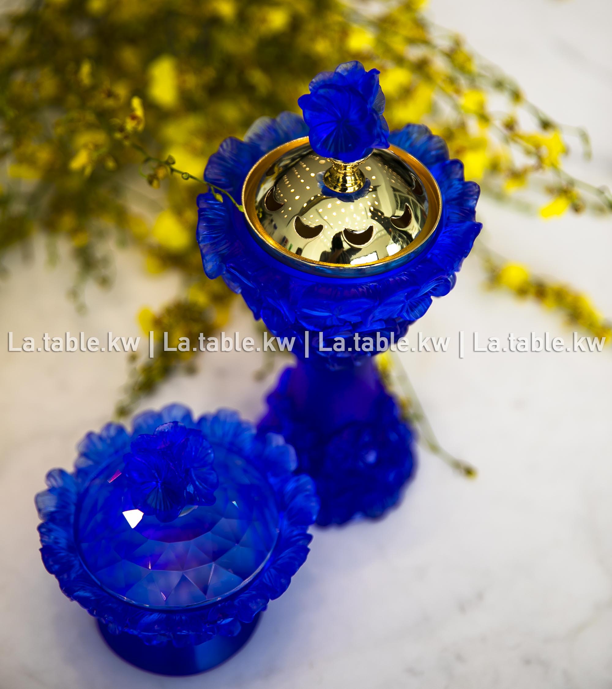 Royal Blue Crystal Petals Mubkhar Set / بتالس كريستال طقم مبخر - الأزرق الملكي