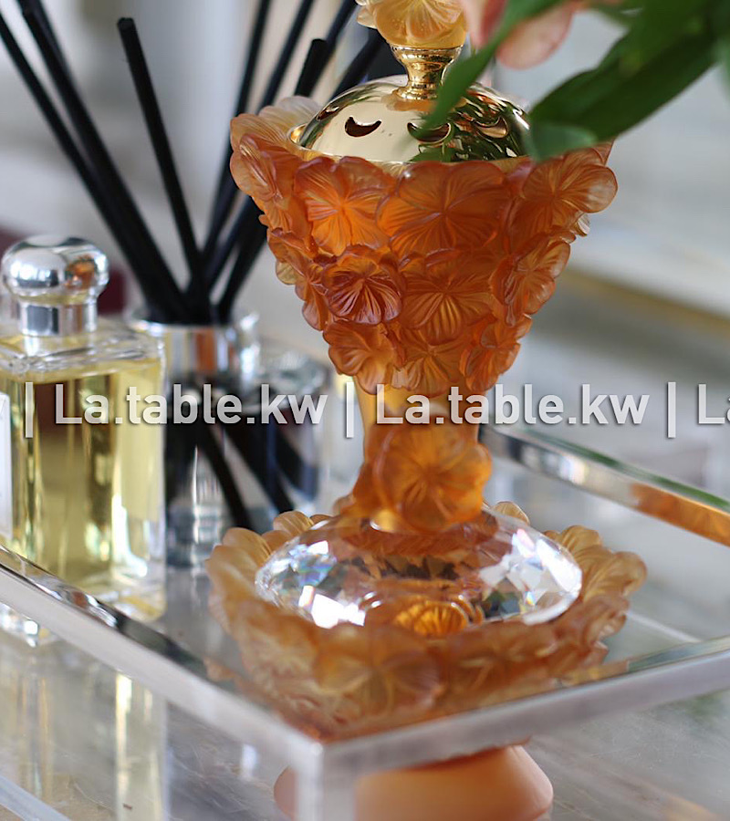 Amber Crystal Petals Mubkhar Set with Silver Lid / بتالس كريستال طقم مبخر مع غطاء فضي - عمبر