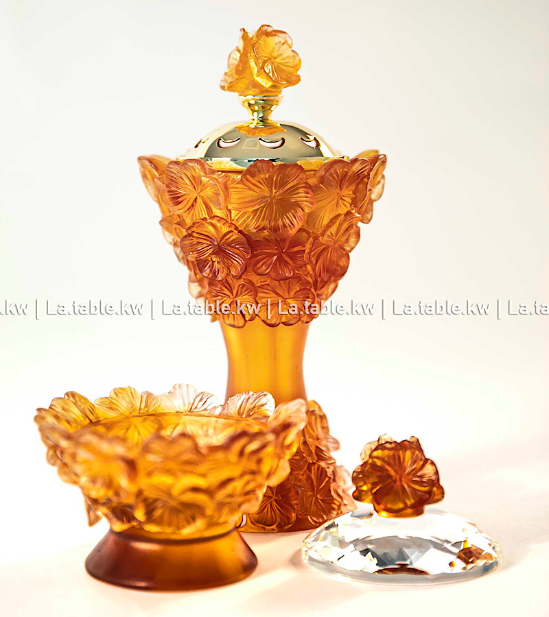 Amber Crystal Petals Mubkhar Set with Silver Lid / بتالس كريستال طقم مبخر مع غطاء فضي - عمبر