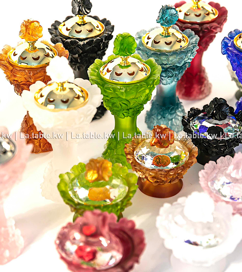 Amber Crystal Petals Mubkhar Set with Silver Lid / بتالس كريستال طقم مبخر مع غطاء فضي - عمبر