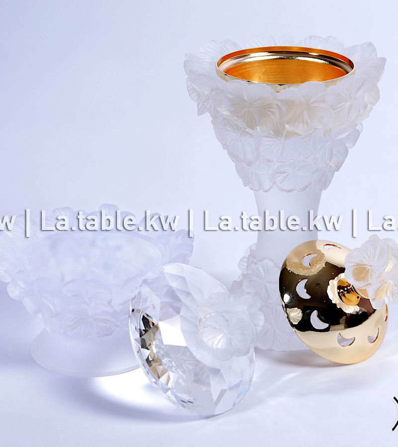 White Crystal Petals Mubkhar Set with Silver Lid / بتالس كريستال طقم مبخر مع غطاء فضي- أبيض