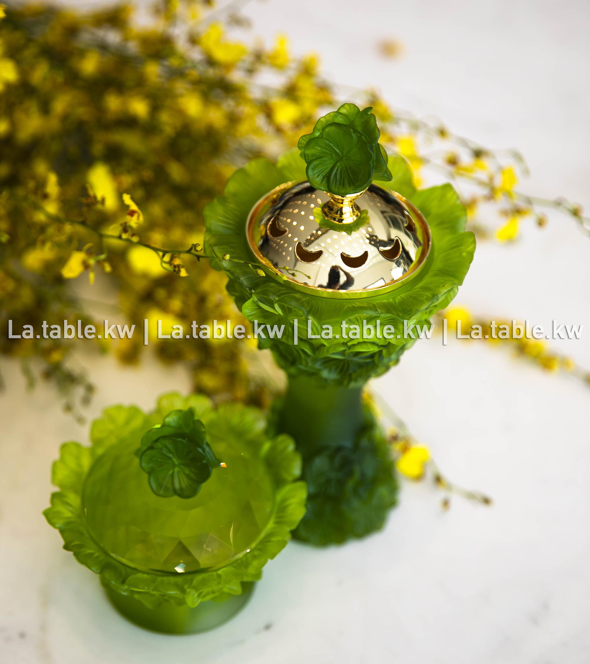 Green Crystal Petals Mubkhar Set with Silver Lid / بتالس كريستال طقم مبخر مع غطاء فضي - أخضر