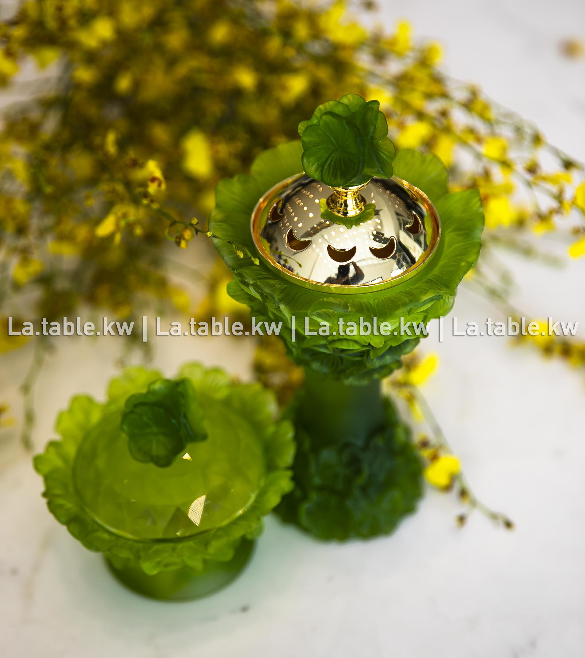 Green Crystal Petals Mubkhar Set with Silver Lid / بتالس كريستال طقم مبخر مع غطاء فضي - أخضر