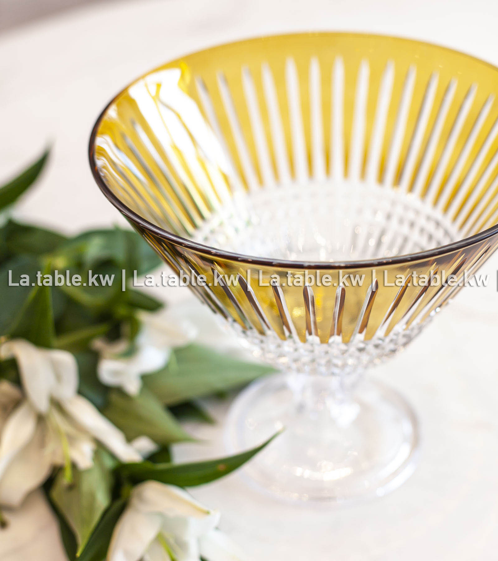 Amber Allure V bowl   / آلور  وعاء على شكل ٧-عمبر