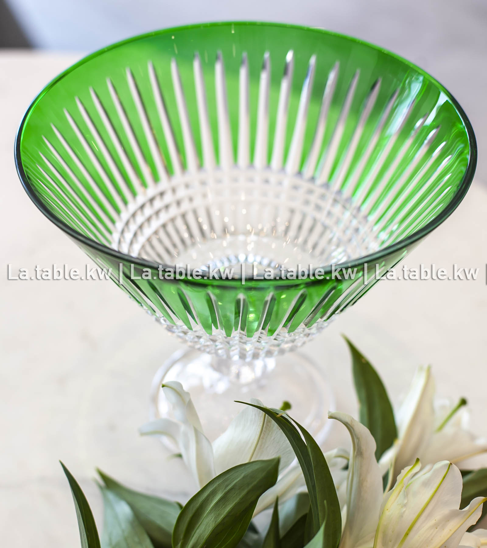 Green Allure V bowl / آلور وعاء على شكل٧- أخضر