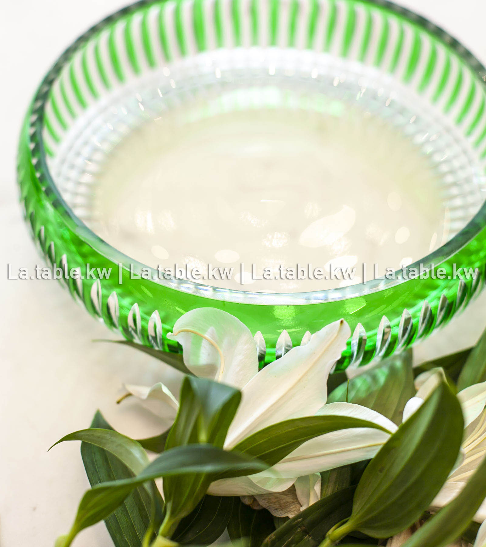 Green Allure Curved Standless Bowls / آلور وعاء منحني  من غير  قاعده-أخضر