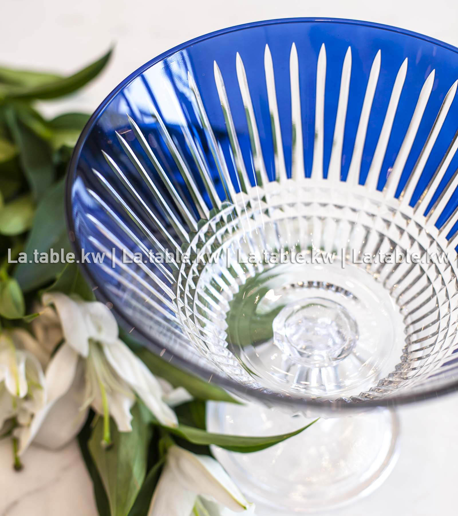 Navy Blue Allure V bowl / آلور وعاء على شكل   ٧  - أزرق غامق