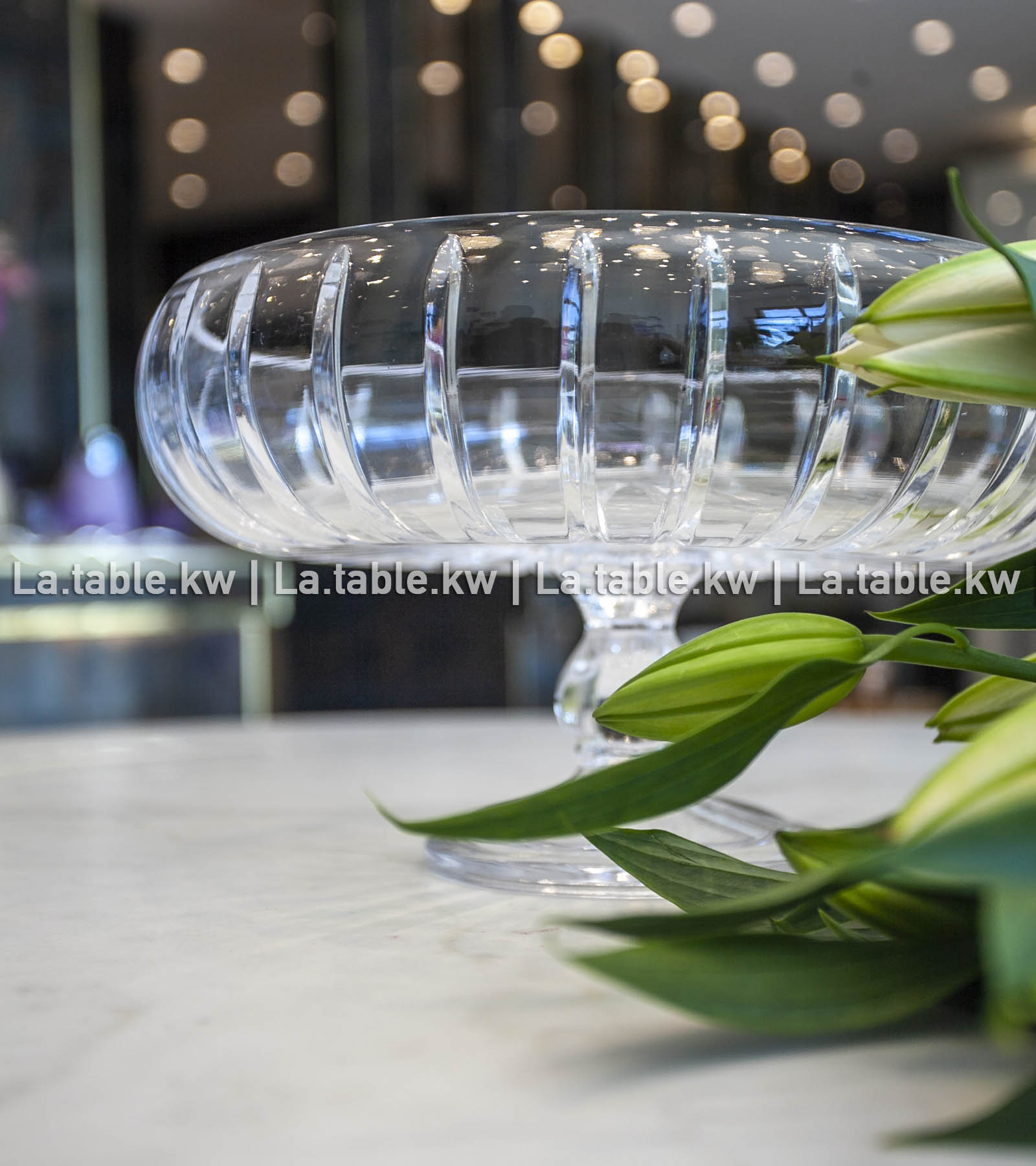 Transparent Classic Curved Bowl