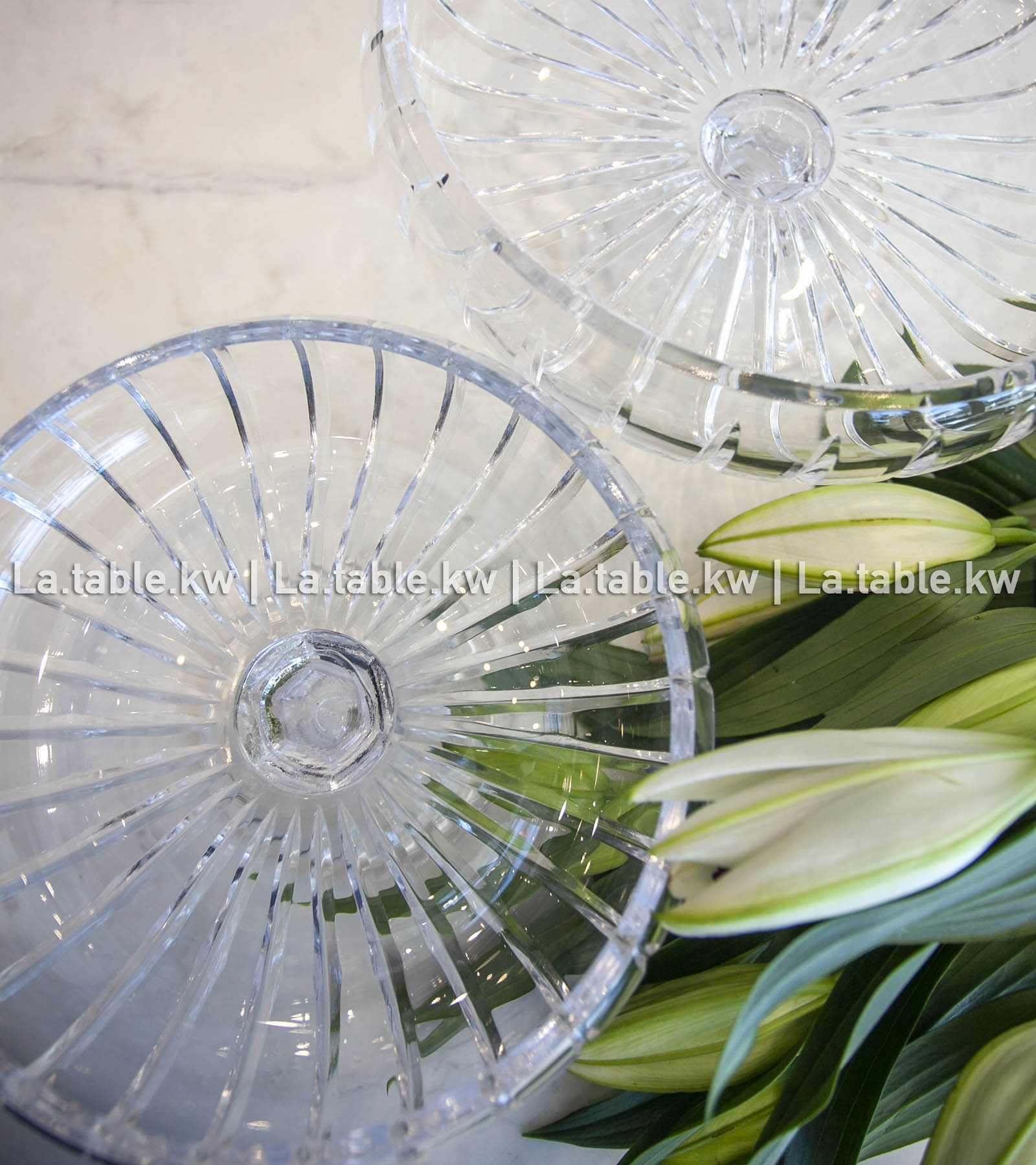 Transparent Classic Curved Bowl