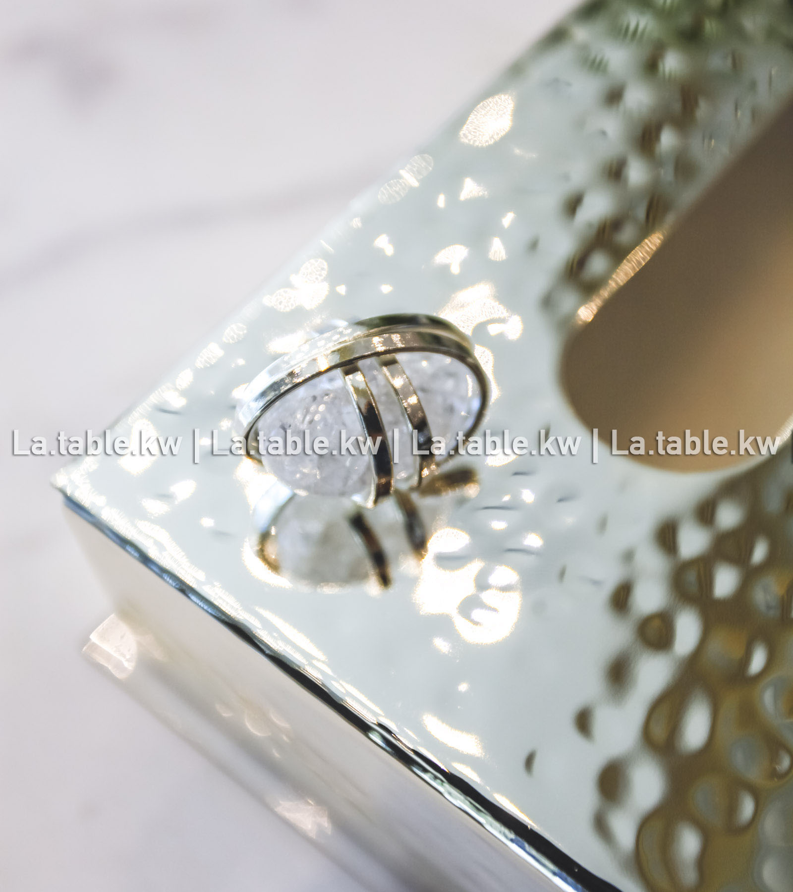 White Stone Designed Chrome Tissue Box / علبة مناديل من الكروم بتصميم الحجر الابيض